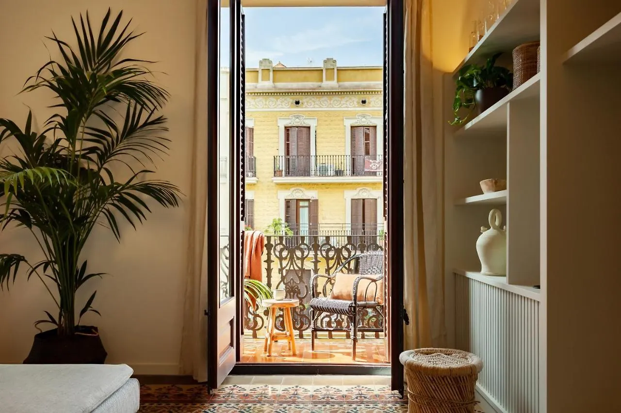 Milos - Two Bedroom Apartment In Mallorca St Barcelona