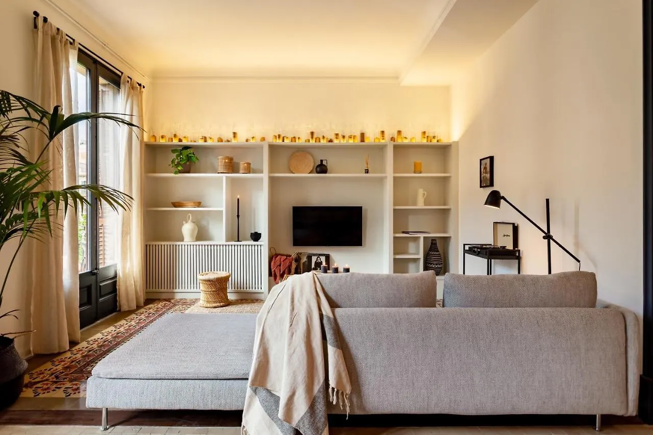 Milos - Two Bedroom Apartment In Mallorca St Barcelona Spain