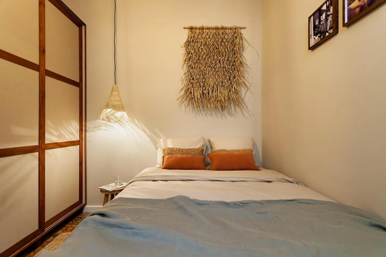 Milos - Two Bedroom Apartment In Mallorca St Barcelona