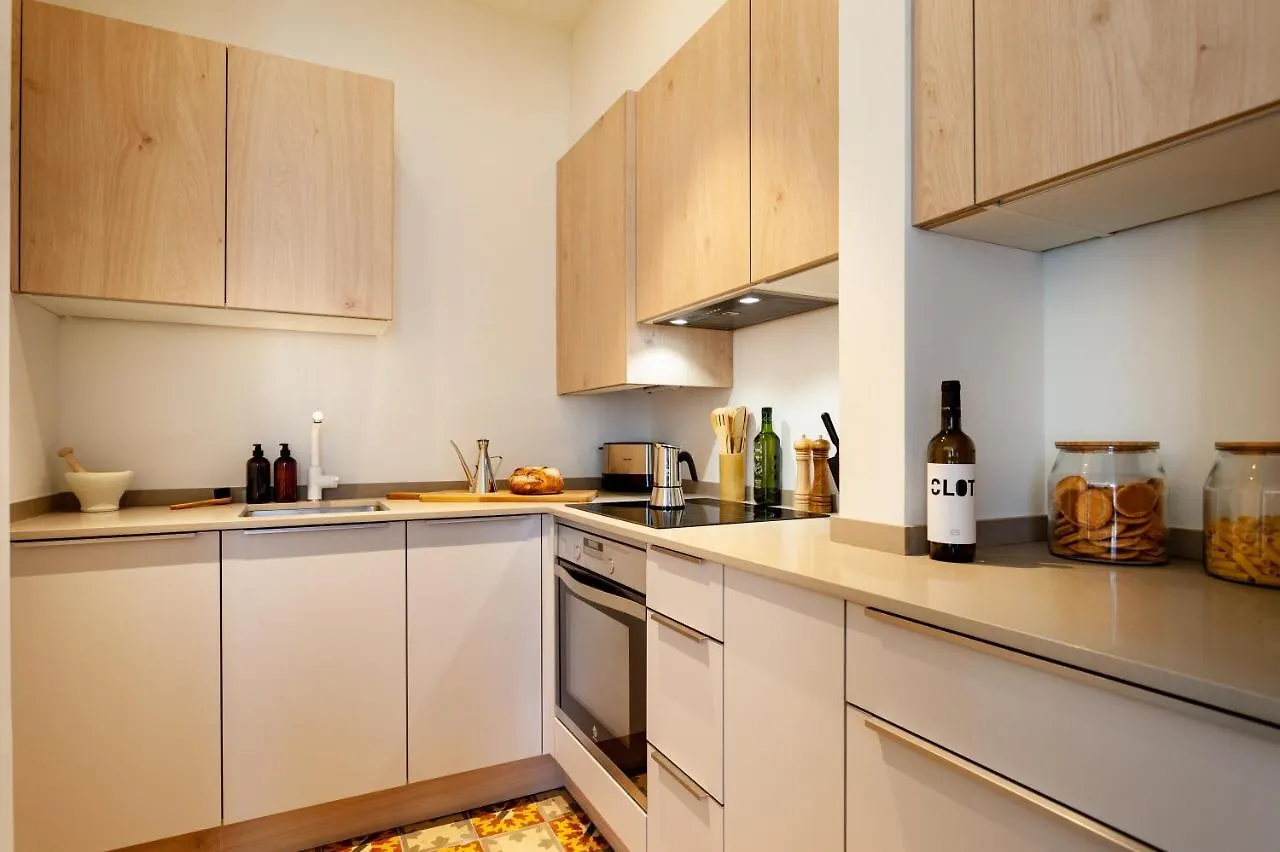 Milos - Two Bedroom Apartment In Mallorca St Barcelona Spain