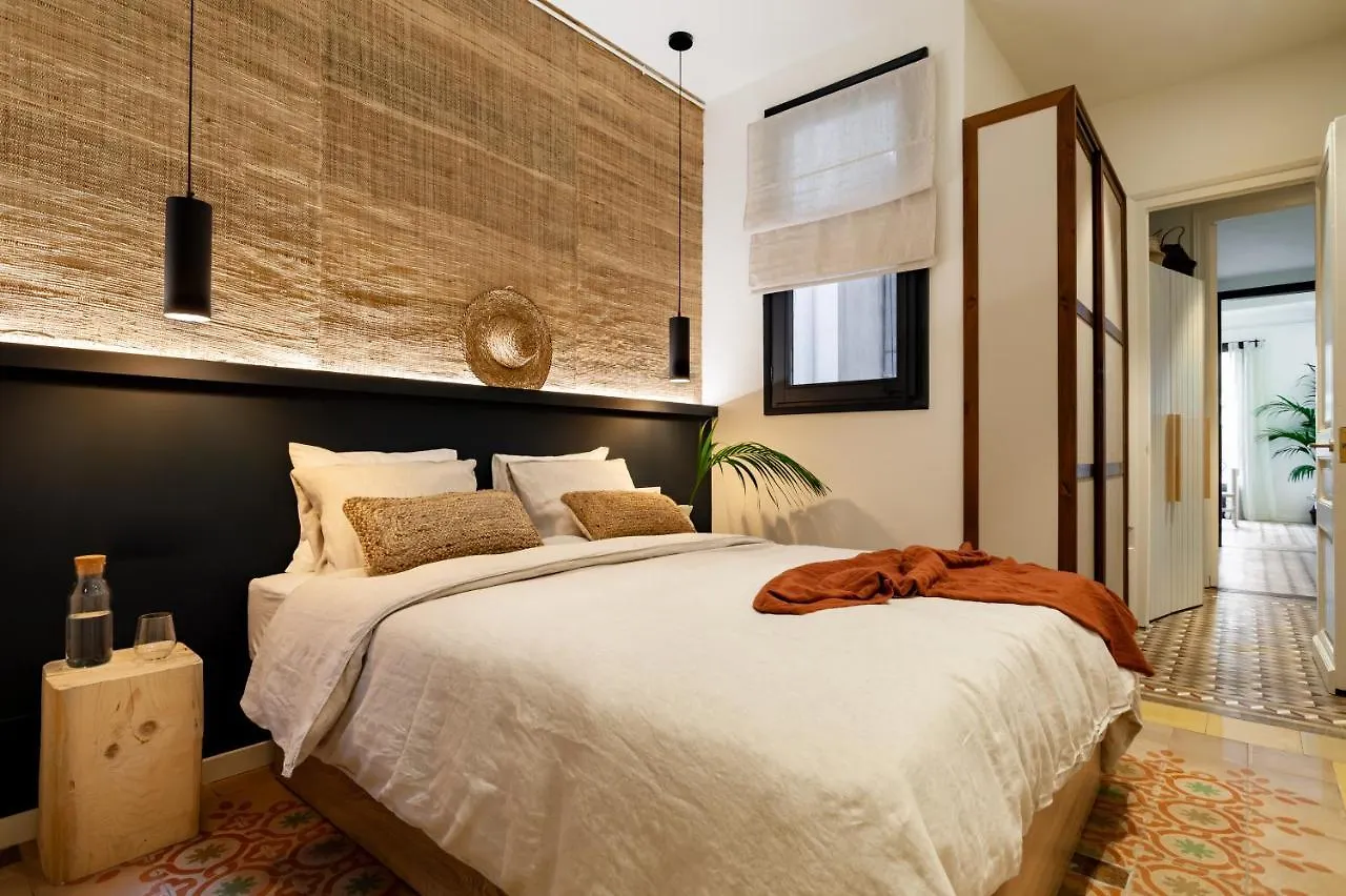 Milos - Two Bedroom Apartment In Mallorca St Barcellona